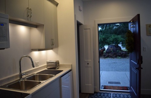 Regional District of Nanaimo Apartamento | A complete self contained one bedroom apartment.