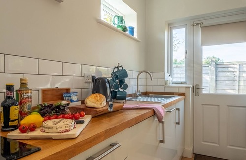 Snape Cabina | A contemporary, single-storey holiday retreat located in the heart of Snape within strolling distanc