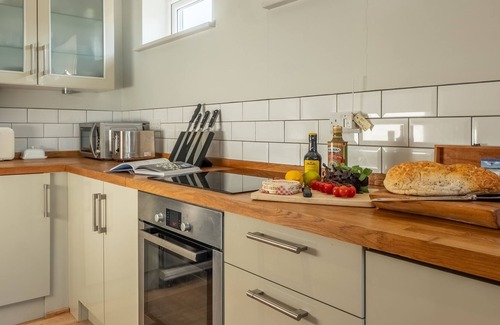 Snape Cabina | A contemporary, single-storey holiday retreat located in the heart of Snape within strolling distanc
