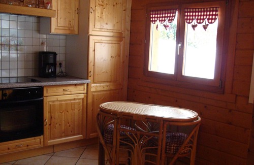 Taintrux Chalet De Esquí | UNA ESQUINA DE PARAÍSO EN RENEUX: BOSQUE MUY CERCANO PARA PASEOS AGRADABLES