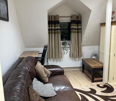 Gooshays Apartamento | A Cosy and Spacious Studio Flat