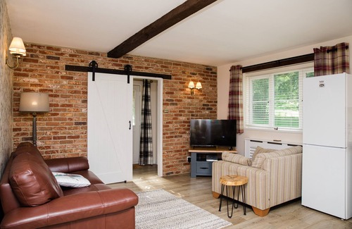 Shanklin Cabaña | A cosy cottage in Shanklin Old Town with 15% off Red Funnel travel.