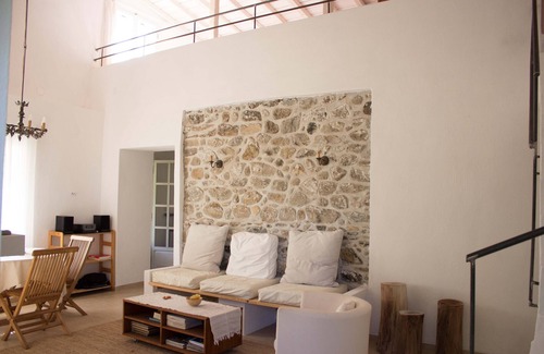 Sithonia Casa | Una cabaña escondida en viñedos y olivares
