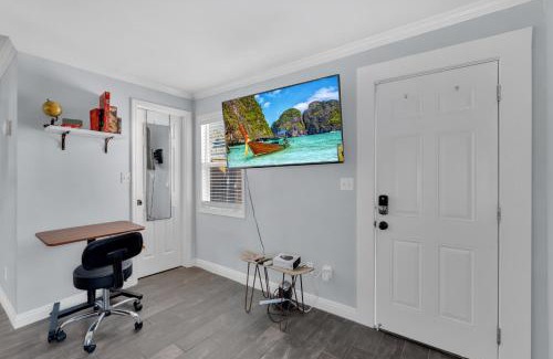 North Oak Park Casa | A Cottage - Walk to UC Davis & Shriners