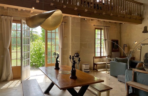 Troo Casa | A Country Mansion in a Great Private Park
