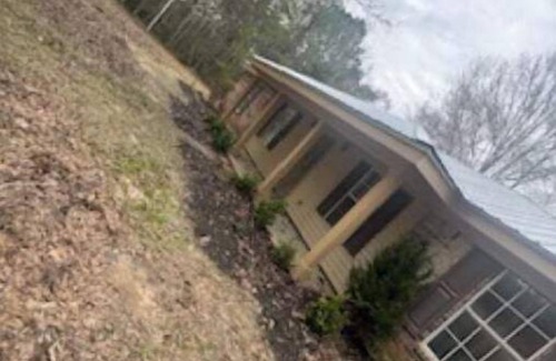 Hattiesburg Casa | A country Private retreat nestled 2 miles from Paul B johnson And Camp Shelby.