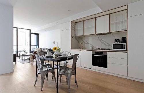 South Yarra Apartamento | A Cozy 2BR Apt Right on Buzzing Chapel Street