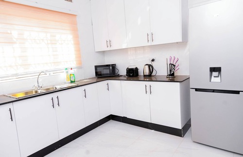 Lilongwe Casa | A cozy 3-bedroom apartment with WiFi, hot water and DSTV in Lilongwe