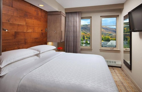 Avon Complejo | A Cozy Alpine Retreat in the Heart of the Rockies- Sheraton Mt. Vista-1 Bedroom