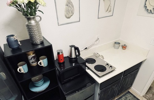 Santee Casa | A cozy brand new room with private bathroom and mini kitchen