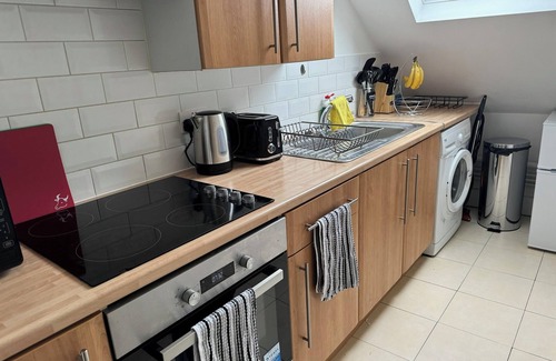 Reading Apartamento | A Cozy City Hideaway – 5 Mins to Town & Station!