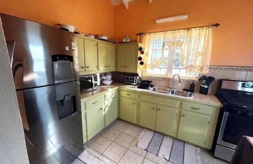 Saint John Parish Casa | A Cozy Cottage located on the beautiful island of Antigua, close to shops/beach.