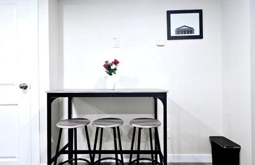 Northeast Edmonton Apartamento | A Cozy Home away from Home