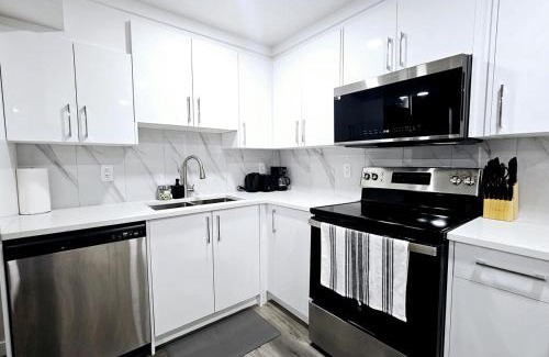 Northeast Edmonton Apartamento | A Cozy Home away from Home