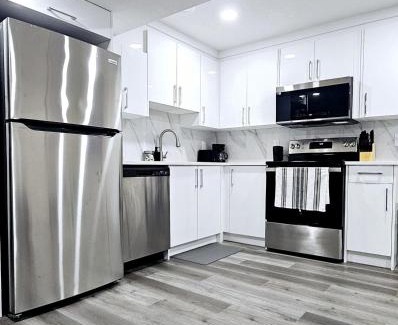 Northeast Edmonton Apartamento | A Cozy Home away from Home