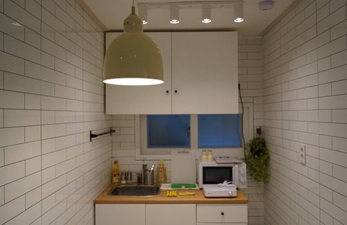 Yeomchang-dong Casa | A cozy house just a 1minute walk form Yeomchang Station! 2 rooms and 3 beds