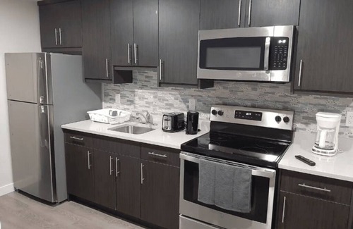 Saskatoon Casa | A cozy one bedroom suite located in the peaceful neighborhood of Evergreen.