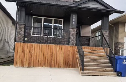 Saskatoon Casa | A cozy one bedroom suite located in the peaceful neighborhood of Evergreen.