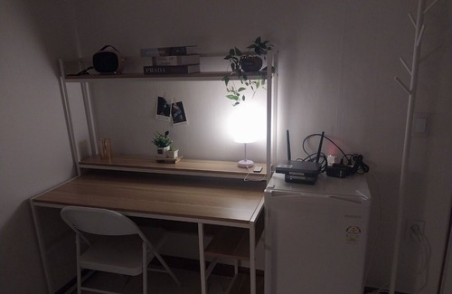 Bupyeong-dong Casa | A cozy place with a double bed with 65 inches TV. Free Netflix and Youtube