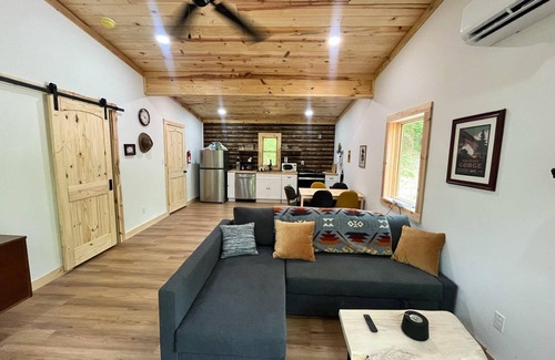 Campton Cabina | A Cozy Retreat in the Woods