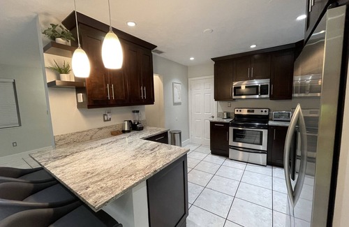 Pembroke Pines Casa | A Cozy Spring Escape!