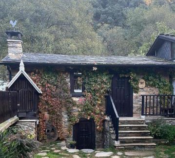Vilamartín de Valdeorras Casa | A curuxa casa rural