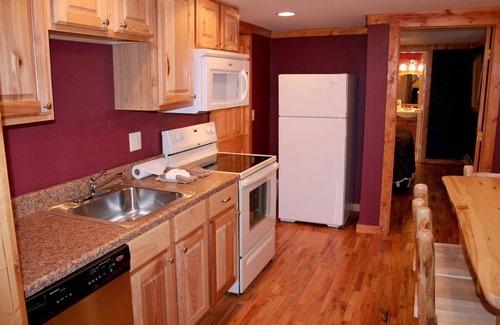 Estes Park Chalet De Esquí | Lindo y cómodo de 1 dormitorio con cocina completa - Timber Creek 10B