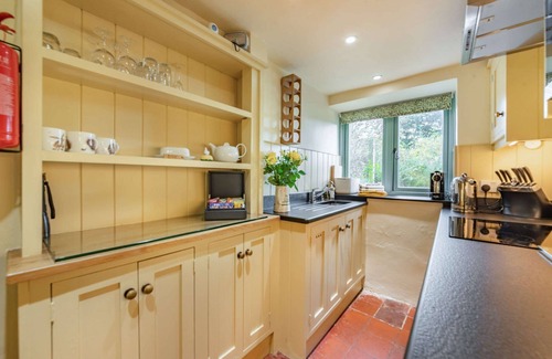 Moreton-in-Marsh Cabaña | A delightful two bedroom Cotwold holiday cottage with garden - Cosy Corner