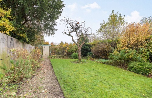 Moreton-in-Marsh Cabaña | A delightful two bedroom Cotwold holiday cottage with garden - Cosy Corner