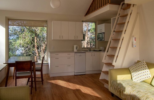 Mapua Cabaña | A delightful studio in idyllic Mapua Village, perfect from which to explore the Tasman region