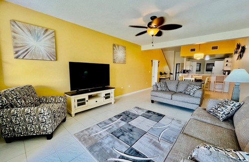 La Grande Princesse Condominio | A dip in the warm Caribbean waters or a swim in the Olympic-size pool