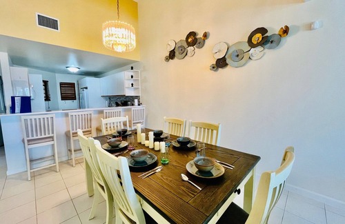 La Grande Princesse Condominio | A dip in the warm Caribbean waters or a swim in the Olympic-size pool