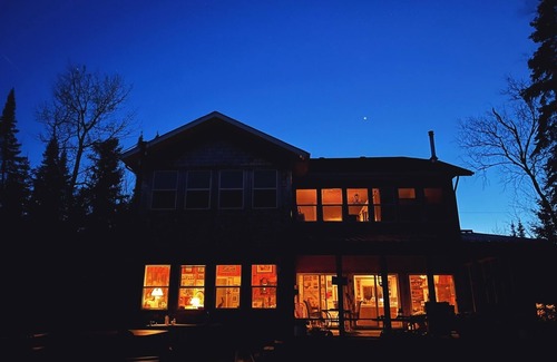 Victoria Beach Cabaña | A family cottage, in the woods.