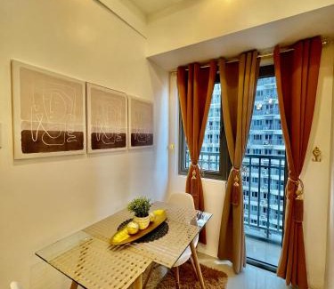 Highway Hills Hotel | A fancy Staycation by DMR
