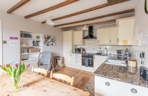Feetham Casa | A fantastic cottage, w/ free wifi, secure bike storage, stunning views & a stones throw from the pub