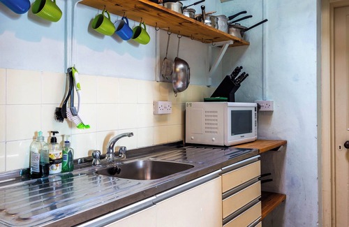Isle of Arran Cabaña | A fantastic family home situated on the seashore with stunning views over Lamlash Bay to Holy Isle.