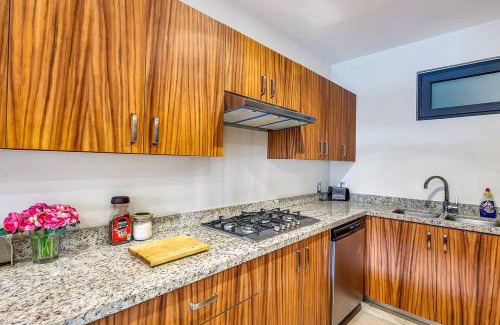 Zona hotelera del norte Apartamento | A FEW BREEZY STEPS TO THE BEACH ~LUXURIOUS STAY~