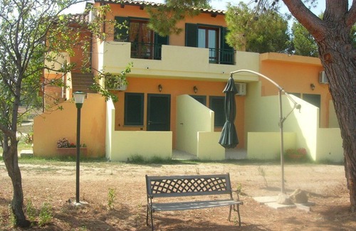 Zambrone Otro | A few minutes from the sea and Tropea, small one-bedroom apartment in farmhouse residence