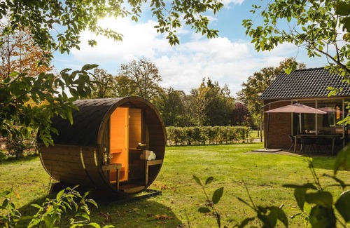 Zuna Cabina | A fine children's bungalow with outdoor sauna and bubble tub!