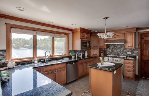 The Bays Casa | A four-season lakefront getaway on your own private peninsula