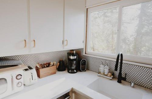 Arrowhead Villas Casa | A-Frame Cabin in The Woods, Close to Shops!