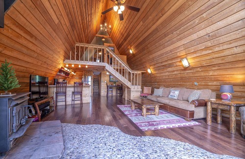 South Forty Cabina | Cabaña con estructura en A en el río Azul en Silverthorne, cubierta grande, pesca, fácil viaje a la ciudad y centros turísticos