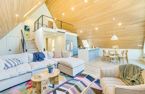 Malakoff Casa | A-Frame Cabin with Deck Near Cedar Creek Lake
