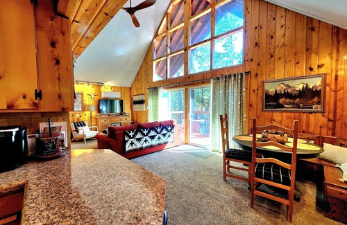 Lakeside Cabina | A-frame in Lakeside - King Bed, gas firepit, fenced yard