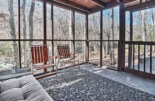 Young Harris Cabina | 'A-Frame Of Mind’ Cabin on Brasstown Creek!