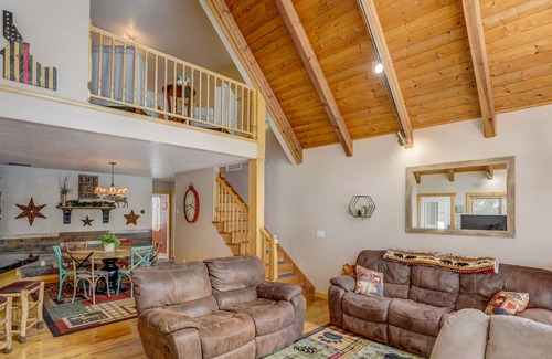 McCall Casa | A-Frame of Mind - Hot Tub - Pet-friendly - Trailer Parking - Wildlife - Quiet - Riverwalk access