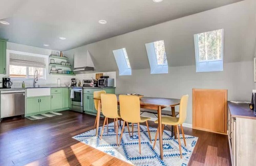 Mount Hood Village Casa | A-Frame of Mind - Secluded Escape Hot tub