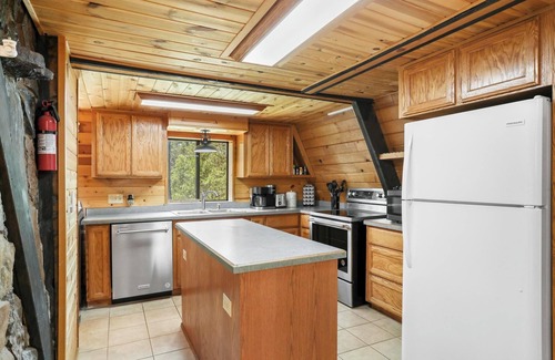 Whispering Pines Cabina | A-Frame On The Rocks. Hot Tub. Payson. Waterwheel.