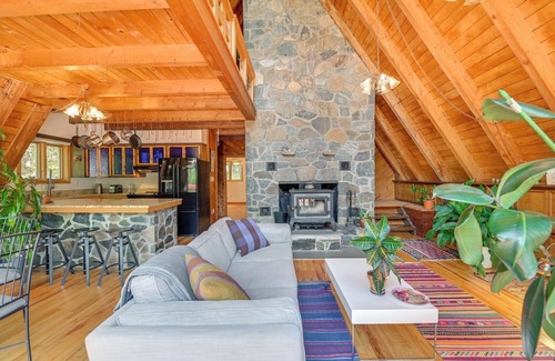 Town of Grafton Casa | A-Frame Retreat: Next to Grafton Lakes St Park