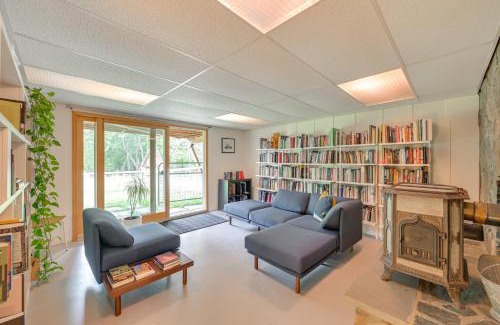 Town of Grafton Casa | A-Frame Retreat Next to Grafton Lakes St Park